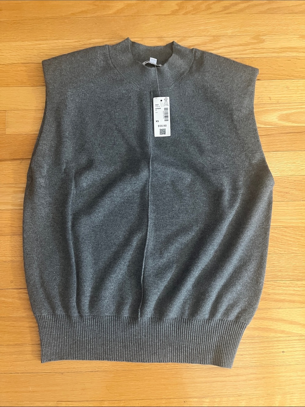 Reitmans Gray Crewneck Women's Sleeveless Sweater Vest